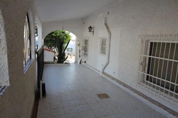 Chalet pareado en calle Humilladero