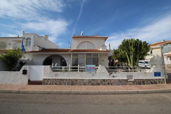 Chalet pareado en calle Humilladero