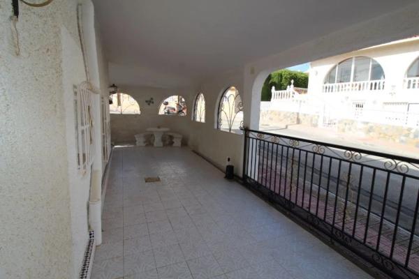 Chalet pareado en calle Humilladero