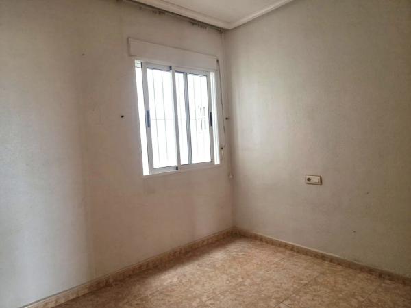 Piso en CL Tomillo Del, 18