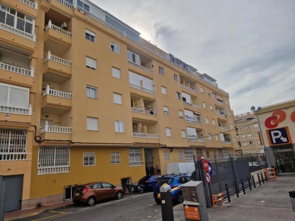 Piso en CL Tomillo Del, 18