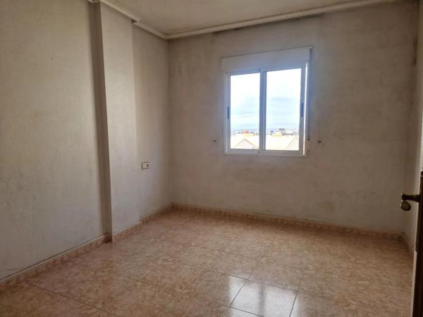 Piso en CL Tomillo Del, 18