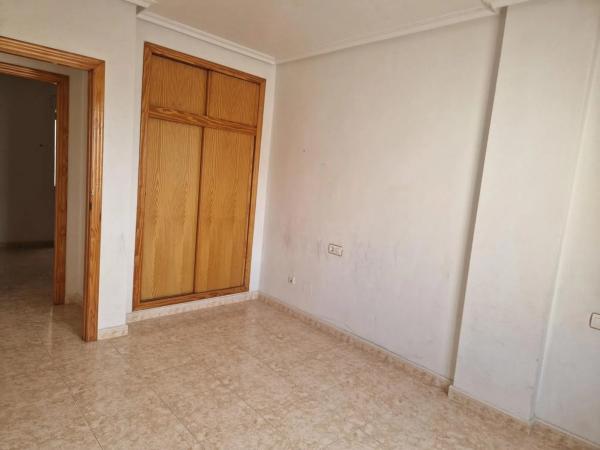 Piso en CL Tomillo Del, 18