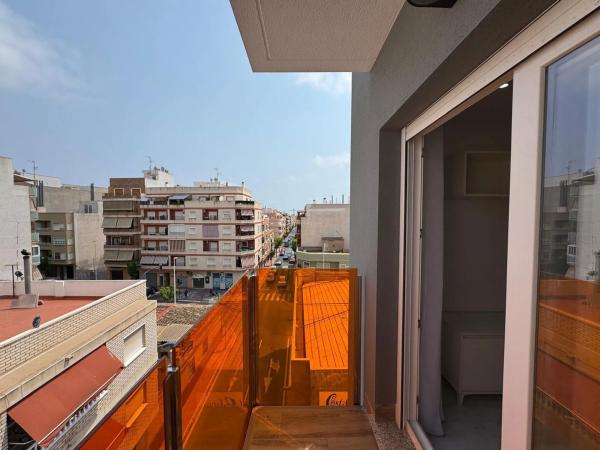 Piso en calle de Orihuela, 64