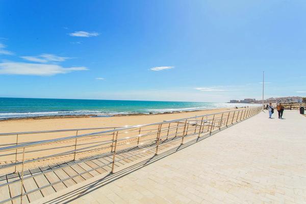 Piso en avenida de los Europeos, 51