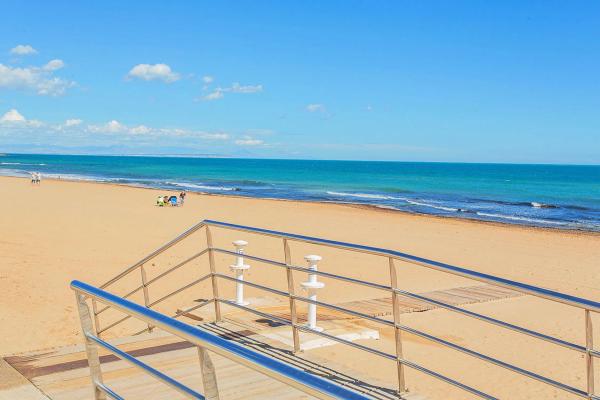 Piso en avenida de los Europeos, 51