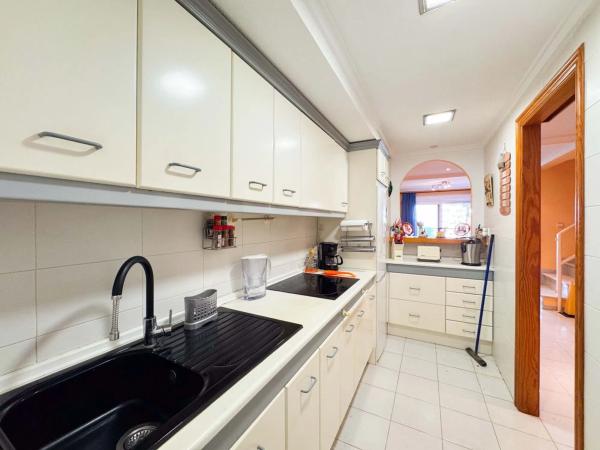 Chalet pareado en avenida de Inglaterra