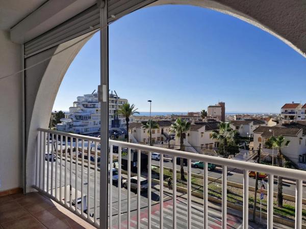 Piso en Barrio Cabo Cervera