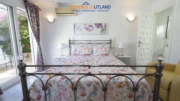 Casa independiente en avenida Yeste, 50