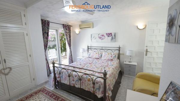 Casa independiente en avenida Yeste, 50