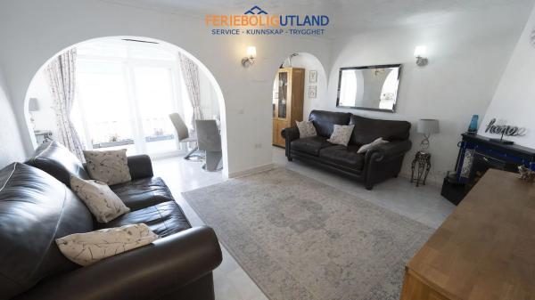 Casa independiente en avenida Yeste, 50