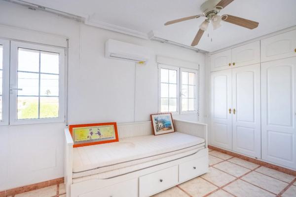 Casa independiente en calle Botticelli, 2