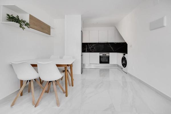 Chalet adosado en calle Breten, 864