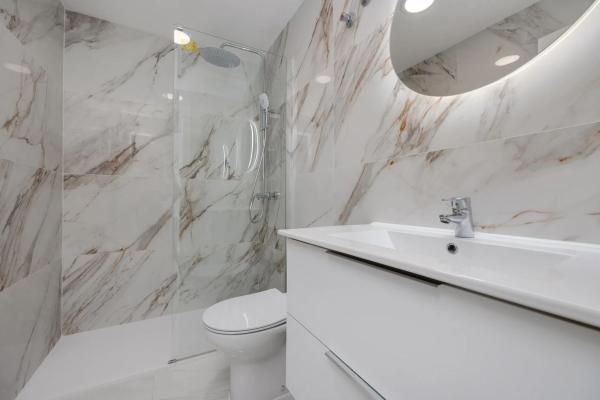 Chalet adosado en calle Breten, 864