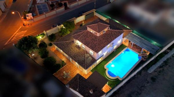 Casa independiente en calle Velázquez