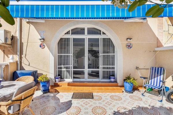 Casa independiente en avenida Deva, 205