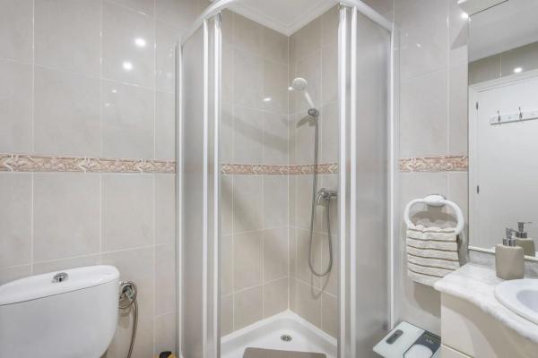 Casa independiente en avenida Deva, 205