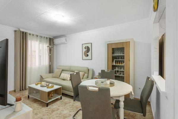 Casa independiente en avenida Deva, 205