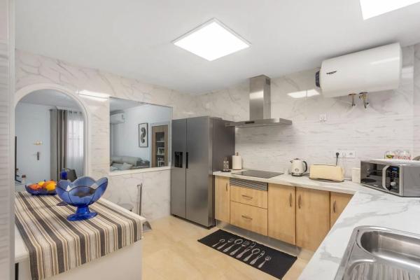 Casa independiente en avenida Deva, 205