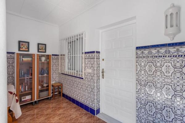 Casa independiente en avenida Deva, 205