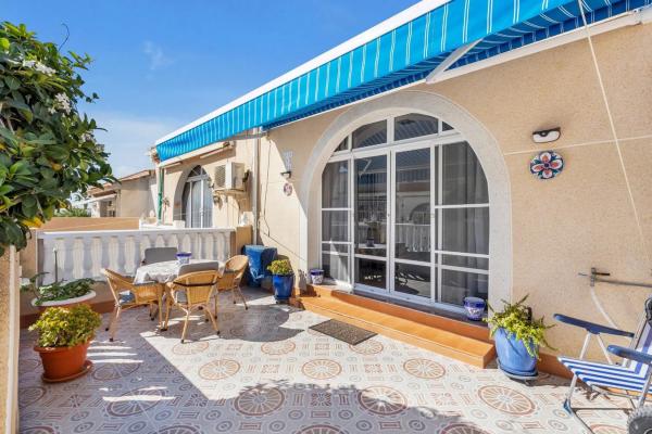 Casa independiente en avenida Deva, 205