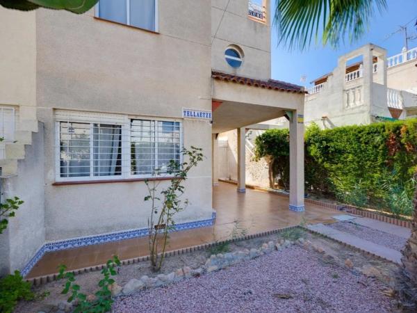 Chalet adosado en calle Gaviota, 44 -2