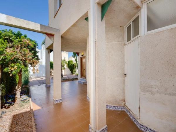 Chalet adosado en calle Gaviota, 44 -2