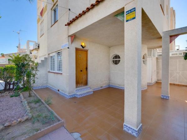 Chalet adosado en calle Gaviota, 44 -2