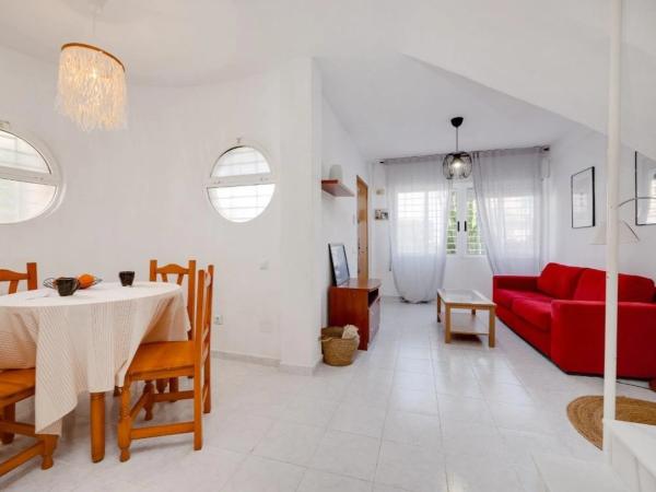 Chalet adosado en calle Gaviota, 44 -2