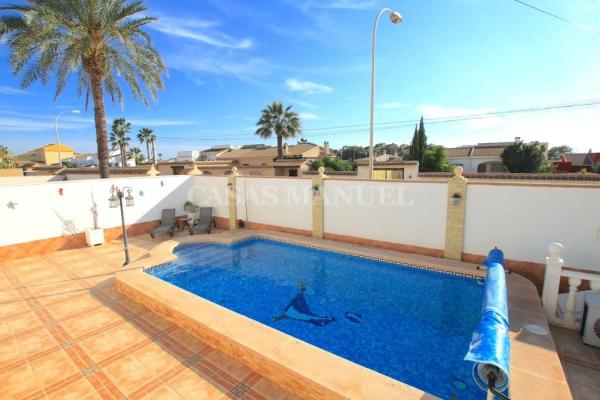 Casa independiente en calle Ortiz