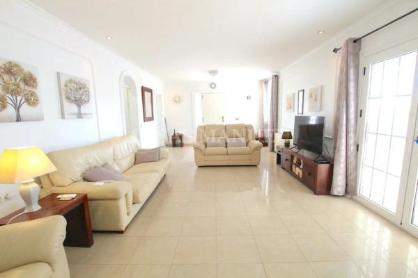 Casa independiente en calle Ortiz