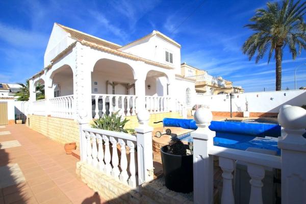 Casa independiente en calle Ortiz