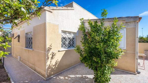 Casa independiente en calle las Abubillas