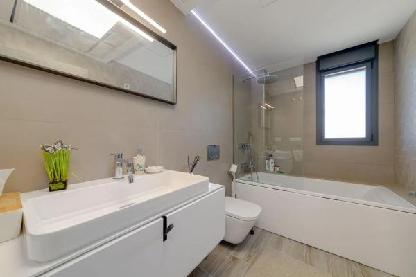 Casa independiente en avenida Elche Bal