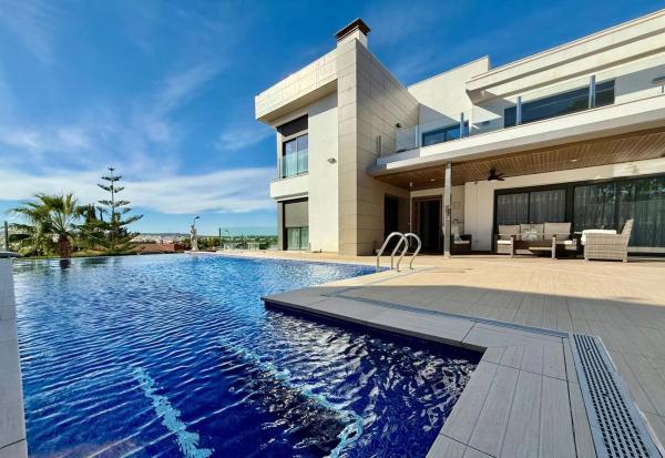 Casa independiente en avenida Elche Bal