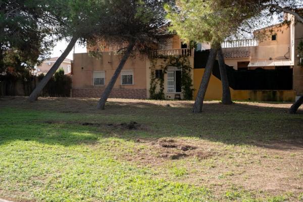 Chalet adosado en calle la Sagra