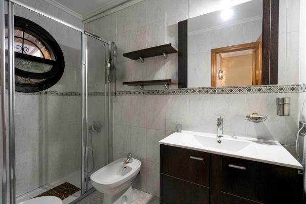 Chalet adosado en calle la Sagra