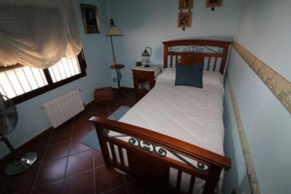 Chalet pareado en calle Ruidera, 87