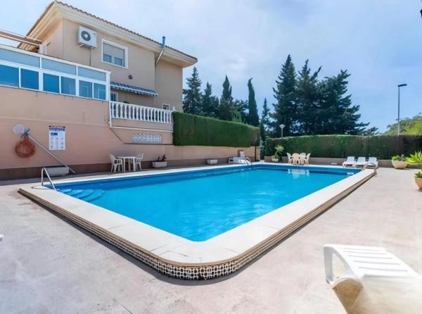 Chalet en Barrio Los Balcones - Los Altos del Edén