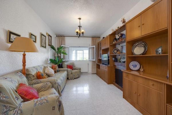 Chalet pareado en Av Torrevieja Bal, 199