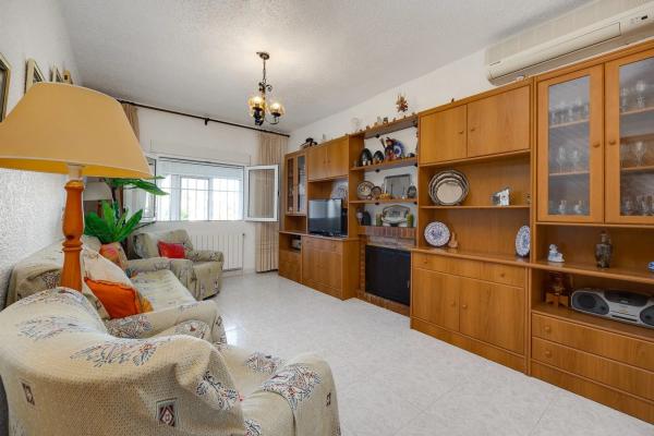 Chalet pareado en Av Torrevieja Bal, 199