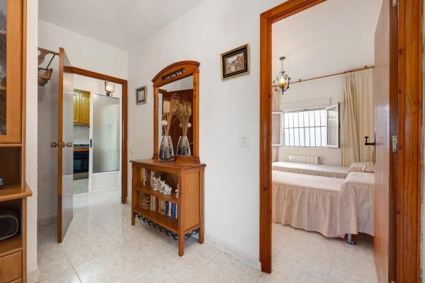 Chalet pareado en Av Torrevieja Bal, 199