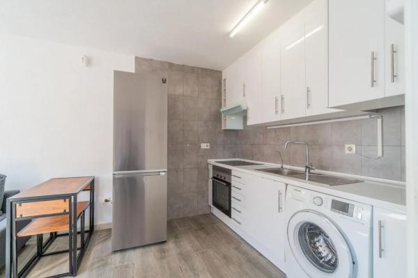 Casa independiente en avenida Laguna Azul, 1