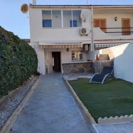 Chalet adosado en Av Torrevieja, 64