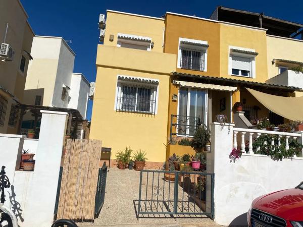 Chalet adosado en calle Escorpiones