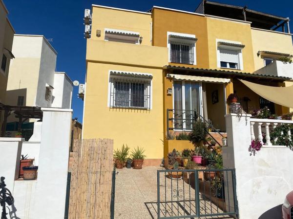 Chalet adosado en calle Escorpiones