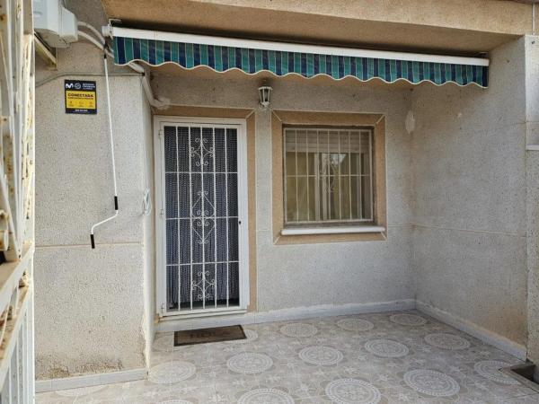 Chalet adosado en Vía, 13