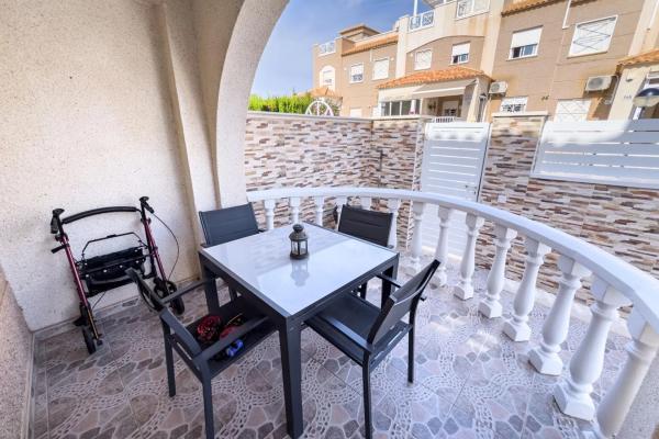 Chalet pareado en avenida del Horizonte