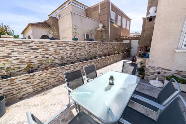 Chalet pareado en avenida del Horizonte