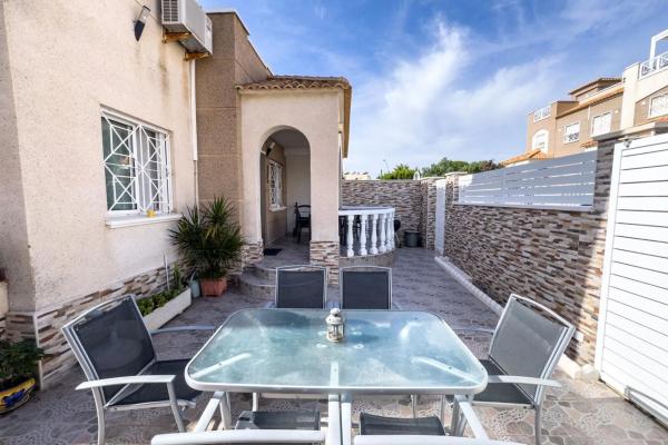 Chalet pareado en avenida del Horizonte